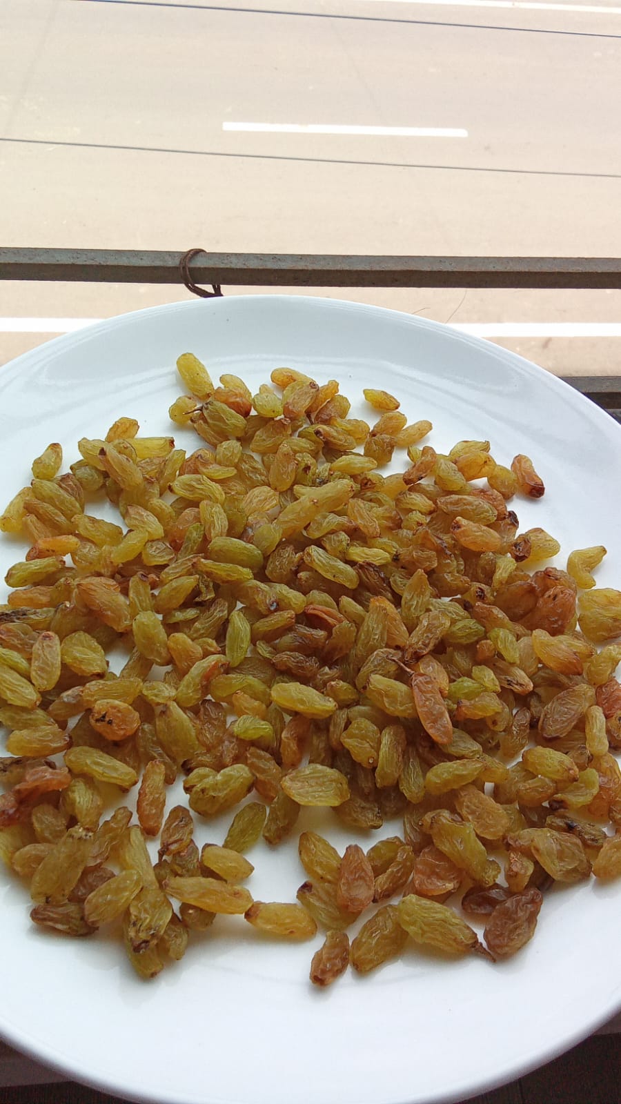 Medium Raisins